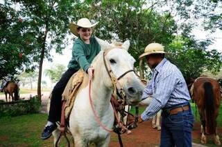 Passeio a cavalo em um programa de turismo rural é uma boa opção para manter a criançada longe do tédio nestas férias (Foto: Beto Nascimento)