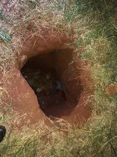 Um dos buracos do túnel escavado por presos em Pedro Juan Caballero (Foto: Divulgação)