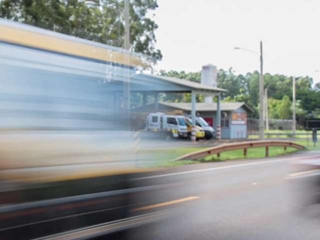 Condutor desrespeita pare e mata motociclista atropelada na BR-163