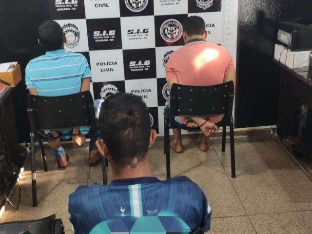 Opera&ccedil;&atilde;o com 50 policiais investiga 2 assassinatos em guerra de fac&ccedil;&otilde;es