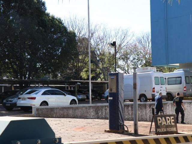 Hilux, Corolla e Audi apreendidos de cigarreiros v&atilde;o ser usados pela PF 