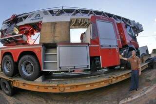 Caminhão com autoescada de 60 metros será utilizada pelo Corpo de Bombeiros. (Chico Ribeiro)