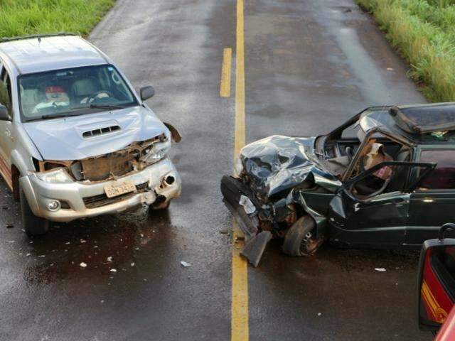 Colisão frontal na MS-306 deixa homem em estado grave