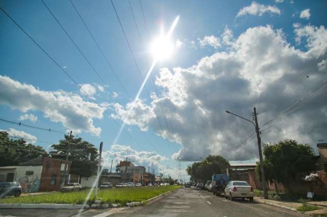 S&aacute;bado ser&aacute; de calor intenso e tempo nublado hoje em todo o Estado