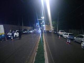 Blitz na Avenida Eduardo Elias Zahran durante a madrugada de hoje. (Foto: BPTran)