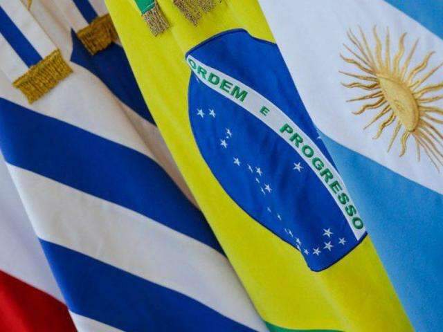 Estudantes e docentes do Mercosul passam a ter visto gratuito