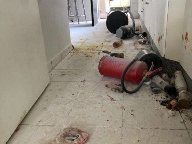 Ap&oacute;s uma semana, piloto que destruiu apartamento de vizinho deixa pres&iacute;dio
