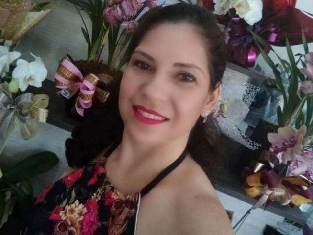 Florista baleada pelo ex-namorado morre na Santa Casa 