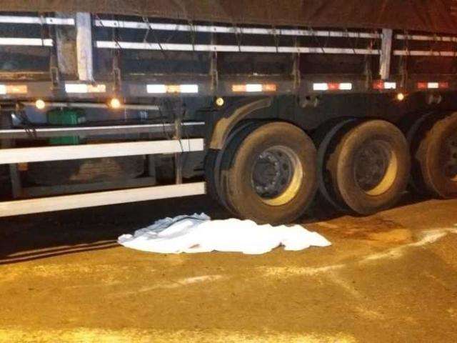 Menino de 6 anos morre atropelado por carreta em avenida 