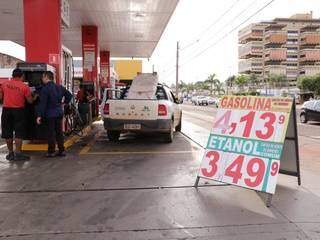 Alloy da Fernando Corrêa da Costa cobrava R$ 4,13 pela gasolina até ontem (Foto: Kísie Ainoã)