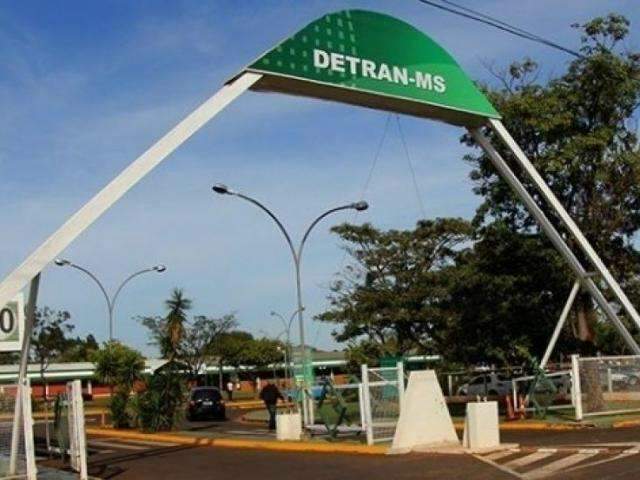 Labcen confirma coliformes em &aacute;gua de restaurante e bebedouros do Detran-MS
