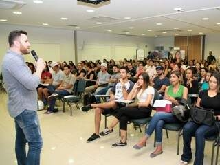 Uma das aulas dos concursos oferecidos pela subsecretaria. (Foto: Divulgação) 