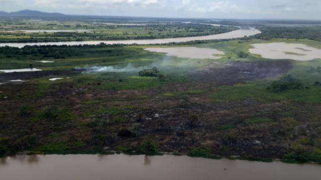 Chove, mas focos de inc&ecirc;ndio aumentam no Pantanal