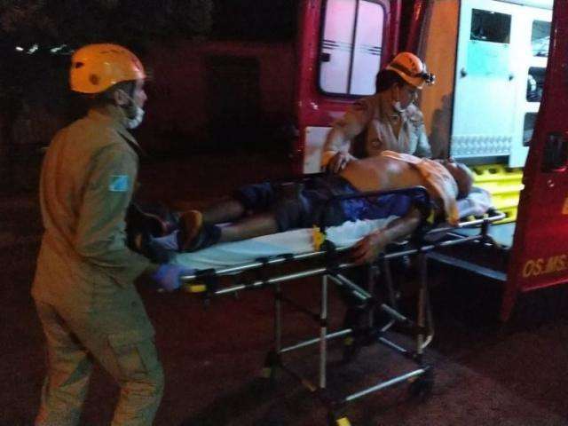 Homem &eacute; morto com 4 tiros em frente ao pr&oacute;prio bar no interior 