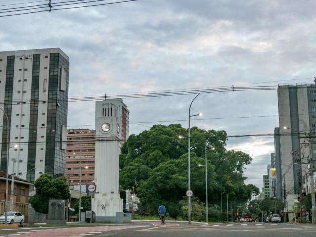 Inmet prev&ecirc; ter&ccedil;a-feira de c&eacute;u parcialmente nublado e chuva isolada em MS