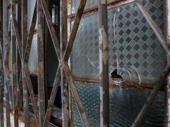 Tiroteio deixou marcas em casa e colocou crian&ccedil;as em risco, diz fam&iacute;lia