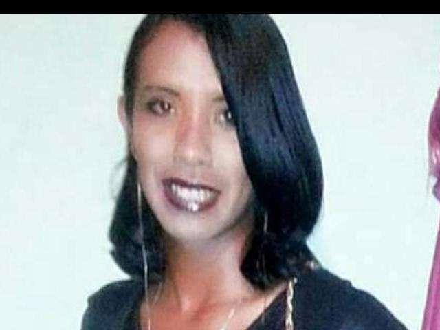 Travesti tenta correr, mas &eacute; morta a facadas em lanchonete 