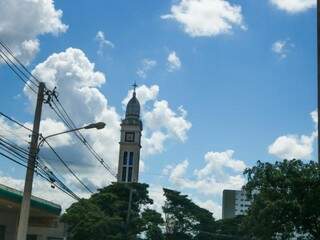 Em Campo Grande, céu permanece claro e instabilidades começam no próximo domingo (Foto: Marcos Maluf)