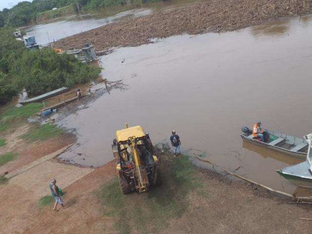 Imasul usar&aacute; drones para investigar sujeira encalhada no Rio Miranda