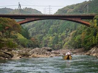 Passeio de barco pelo rio Hozugawa em Arashiyama próximo a Kyoto, no Japão  (Foto: Antonio Arguello)