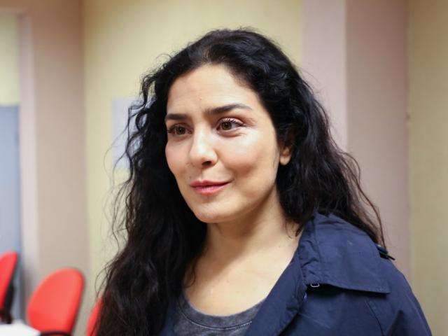 Let&iacute;cia Sabatella vem &agrave; MS falar de feminismo e solta voz em espet&aacute;culo