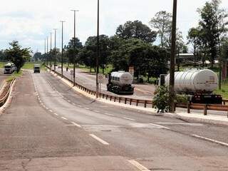 Trecho da Duque das Caixas na saída para Aquidauana, depois do Aeroporto, ganhará asfalto novo (Foto: PMCG/Divulgação)