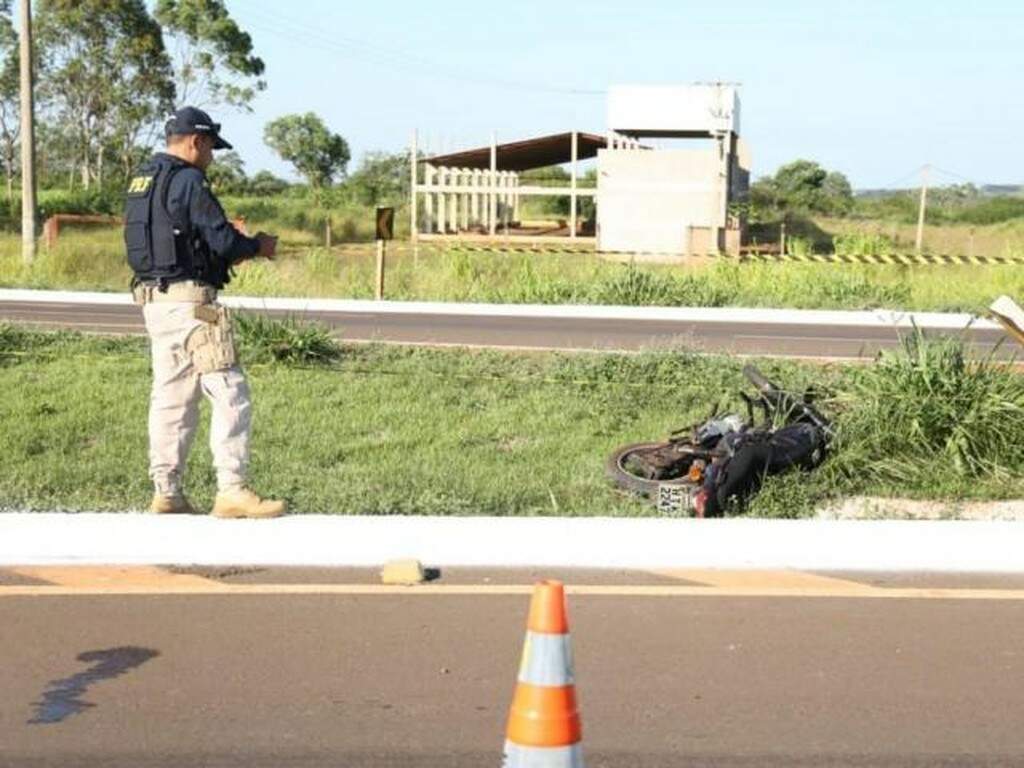 Homem perde controle de motocicleta e morre em trevo da BR262 Capital Campo Grande News Homem perde controle de motocicleta e morre em trevo da BR262 Capital Campo Grande News