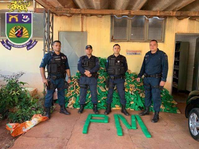 Camionete com quase 1 tonelada de droga &eacute; apreendida ap&oacute;s persegui&ccedil;&atilde;o
