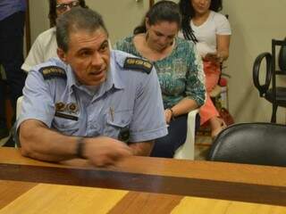 Comandante da Guarda de Dourados diz que &quot;se fosse o contrário&quot;, agente seria punido se ofendesse preso. (Foto: André Bento/Dourados News)