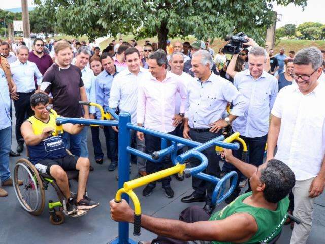Além de pista, parque ganha academia para pessoas com deficiência