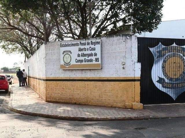 Preso escapa por duto de ar e ainda avisa que &quot;voltaria antes de amanhecer&quot;