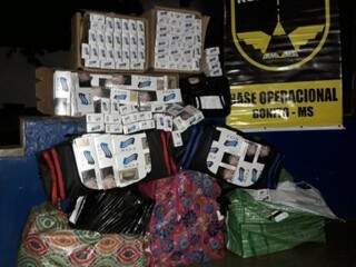 Bolivianos s&atilde;o flagrados com cigarros contrabandeados em &ocirc;nibus na MS-339