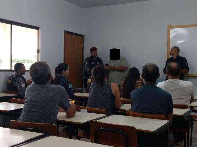 Fazendeiros se re&uacute;nem com For&ccedil;a Nacional para discutir tens&atilde;o em &aacute;rea