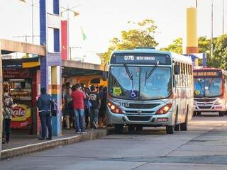 Terminal Morenão, sempre cheio, será desafogado com mudanças em linhas, segundo Consórcio Guaicurus (Foto: Henrique Kawaminami)