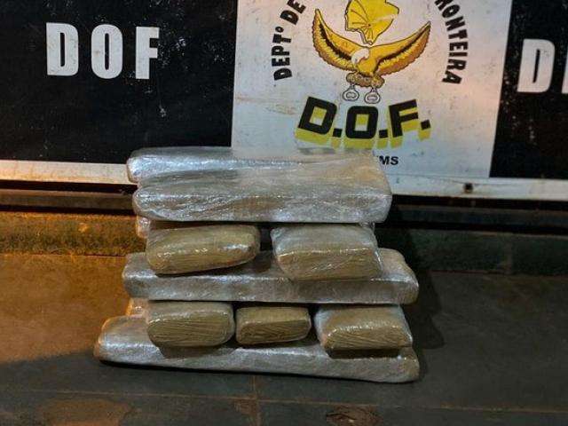 Jovem &eacute; preso com maconha que seria vendida em boates da Capital