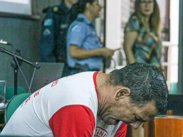 Em mais uma crise de f&uacute;ria, Nando d&aacute; show em hospital e destr&oacute;i forro de viatura