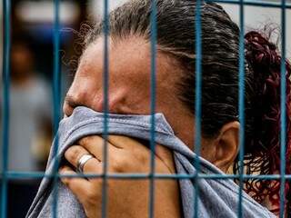 No dia 15 de novembro, passageiros, a maioria mulheres, protestava no Terminal Morenão contra atrasos em ônibus; Guarda Municipal apontou arma e  usou spray de pimenta para dispersar a multidão. (Foto: Marcos Maluf)