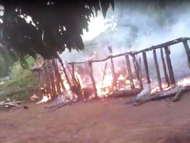 Ind&iacute;genas denunciam segundo inc&ecirc;ndio em casa de reza em 2020