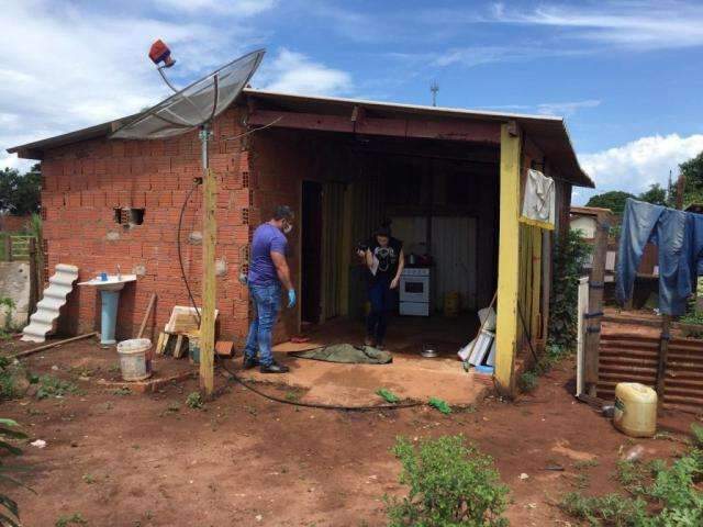 Morador some, vizinhos desconfiam e corpo &eacute; achado com sinal de viol&ecirc;ncia