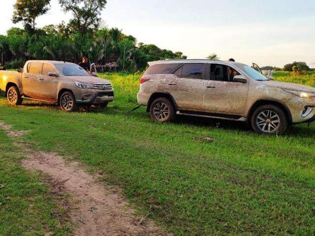 Ap&oacute;s abandonar camionete em lago, motorista pediu carona para fugir