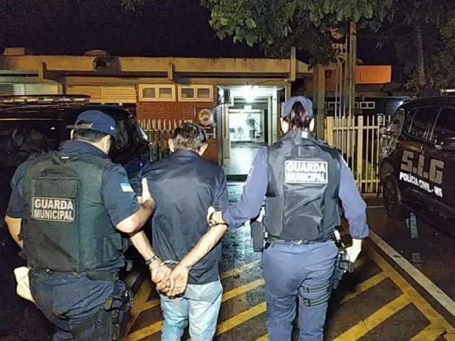 Ap&oacute;s pris&atilde;o, homem diz que &quot;saiu para beber&quot; e matou porque &quot;levou murro&quot;