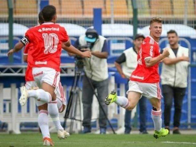 Internacional vence Gr&ecirc;mio nos p&ecirc;naltis e conquista Copa S&atilde;o Paulo de Juniores