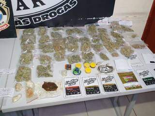 Droga encontrada na casa do traficante está avaliada em R$ 30 mil. (Foto: Clayton Neves)