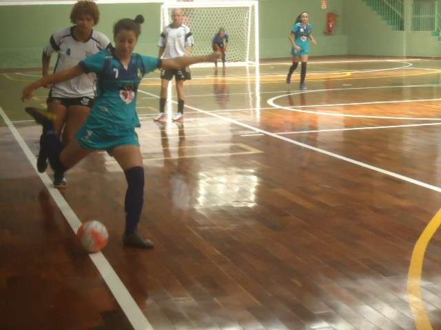 Em estreia, Copa Pelezinho de Futsal Feminino tem goleada de 7 a 3