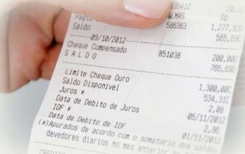 Juros cobrados no cheque especial ser&atilde;o limitados a partir de segunda-feira