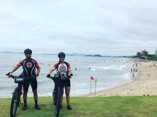 Casal finalizou a experiência em 7 dias. seis pedalando e uma parada em Ponta Grossa.(Foto: Arquivo Pessoal)