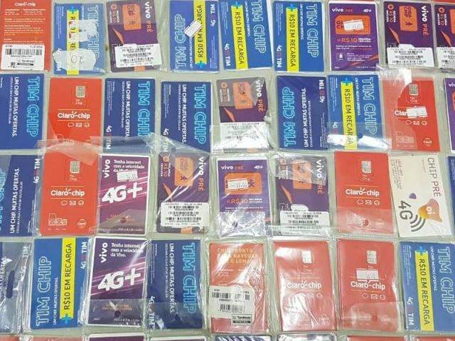 Pol&iacute;cia apreende em casa de foragido pistola 9mm, 14 muni&ccedil;&otilde;es e 54 chips 