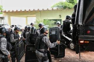 Policiais do Choque fizeram pente-fino na unidade no último dia 9. (Foto: Henrique Kawaminami)