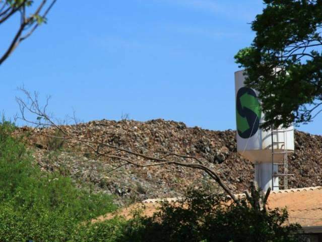 Solurb se livra e prefeitura volta a pagar R$ 1 milh&atilde;o para tratar chorume