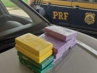 PRF prende jovem flagrado com coca&iacute;na escondida em fundo falso de ve&iacute;culo 